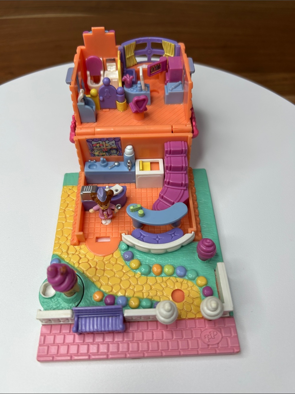 Vintage Polly Pocket Ice Cream Parlor 1995 Bluebird Has Scent RARE
